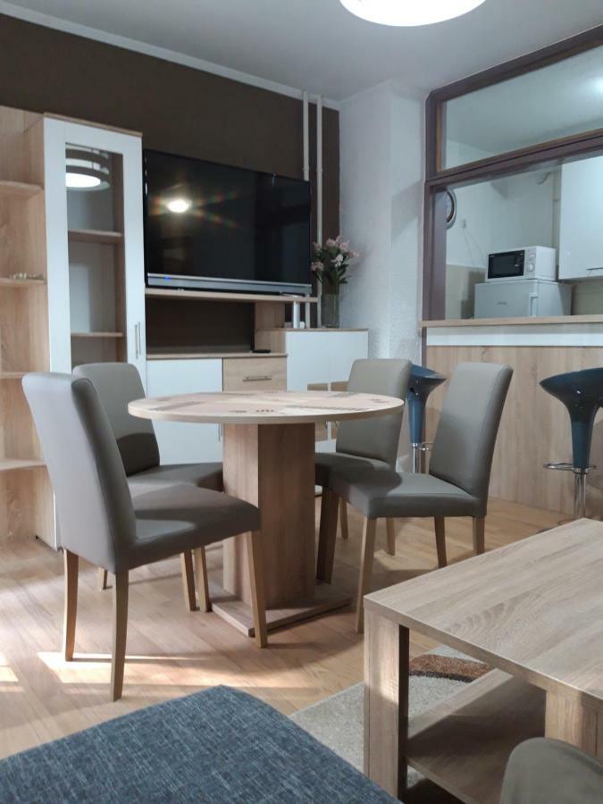 Apartman Centros Osijek Exterior foto